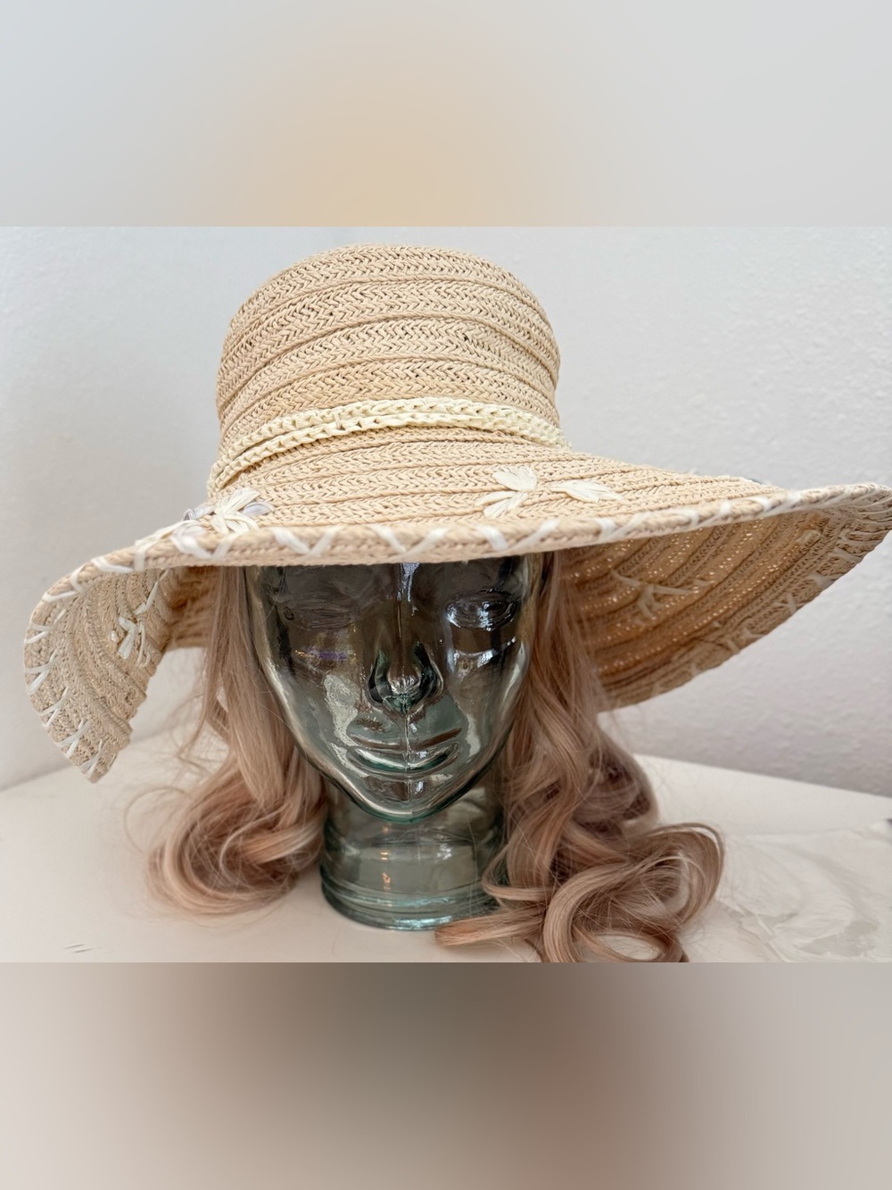Vintage and Rare Capelli of New York Cream and white Woven Wide-Brim Sun Hat
